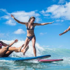 Olaian 500 Foam Surfboard 7' 55L Curved Dual Stringer W/ Leash & Soft Edge Fins Surfing